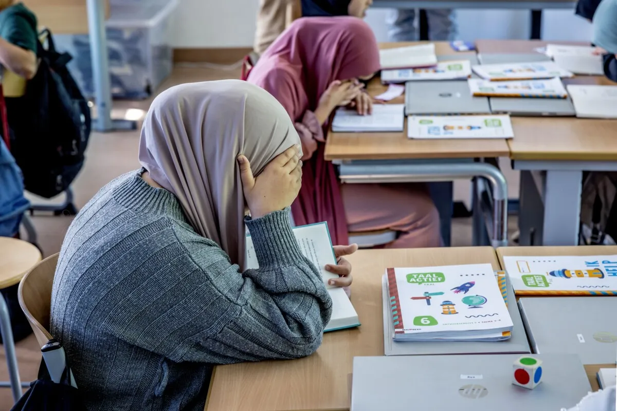 Austria stops beating around the bush. Five questions about the school headscarf ban