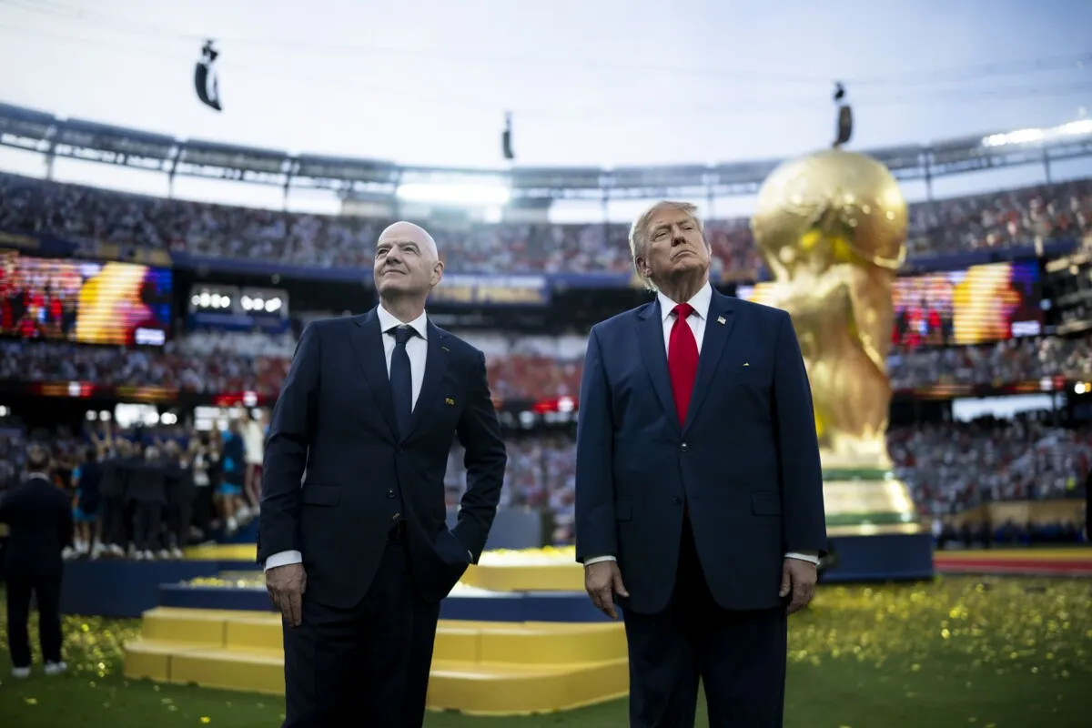 Can desperate Infantino still save himself? Even the White House ignores his calls