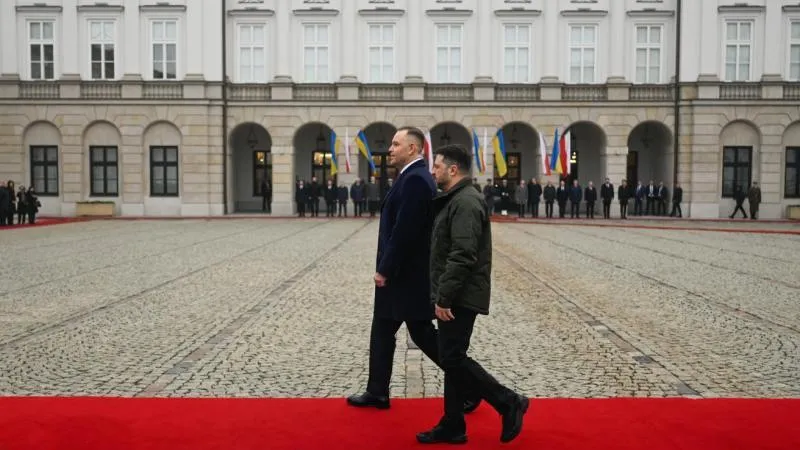 CBOS: Most Poles Back President Nawrocki’s Decision to Strip Zelensky of the Order of the White Eagle