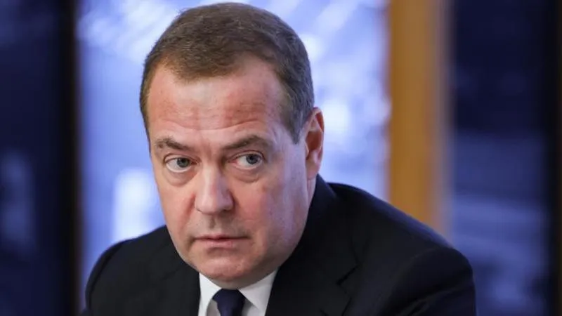 Medvedev: Kiev is panicking without US intelligence support