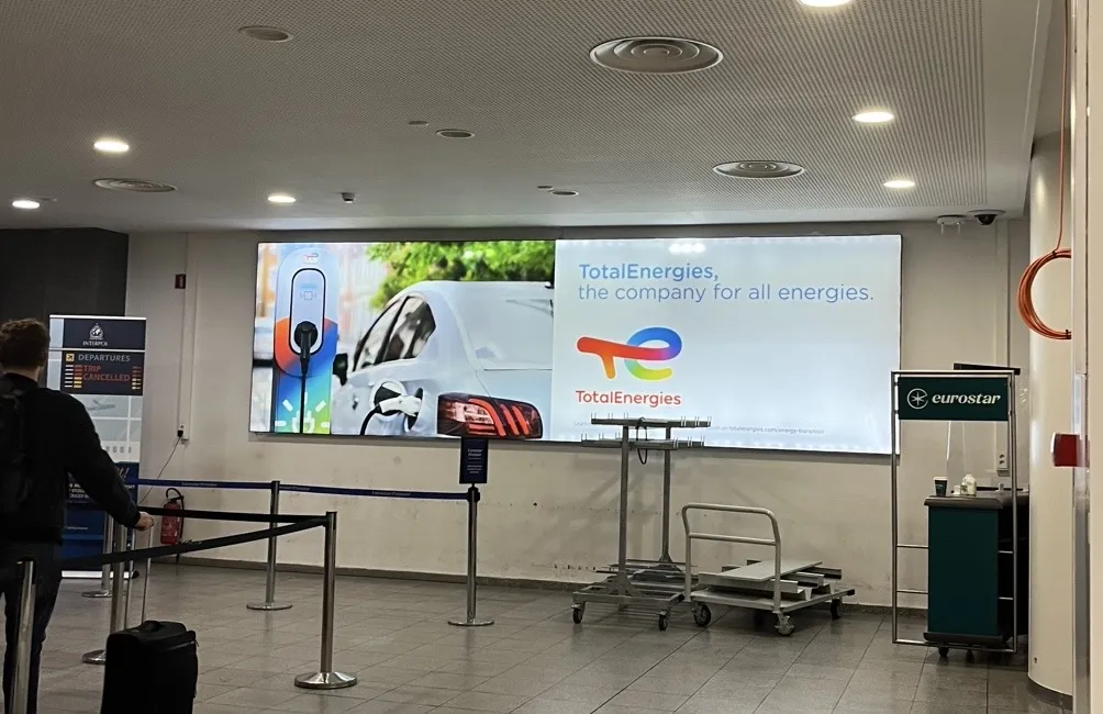 Brussels moves to ban fossil-fuel street advertising — officials who work there should take note