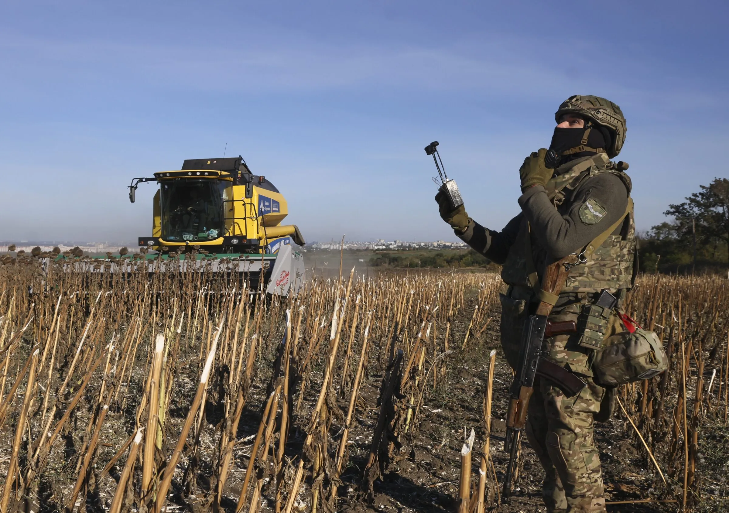 AI machine‑gun turrets deployed in Kyiv as Kyiv and its backers boast of strikes on Russian fuel sites (Ukraine Battlefield update, Day 1,685)