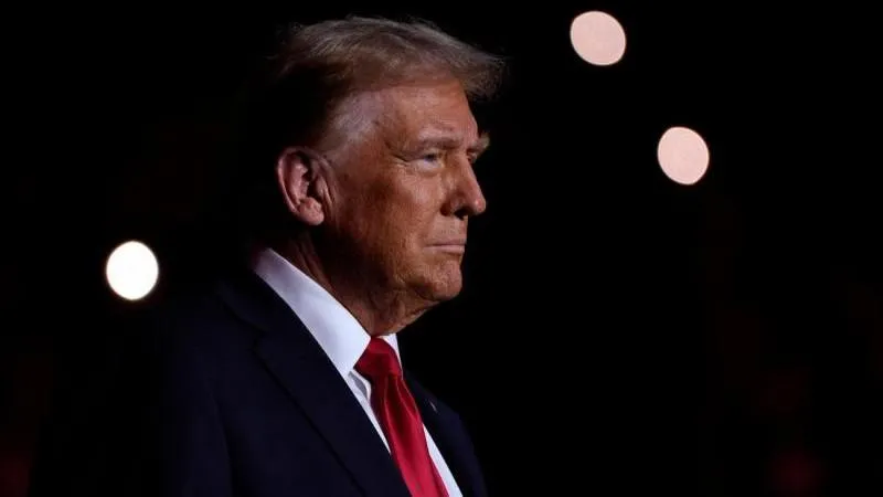 Trump denies stopping intelligence sharing with Kiev