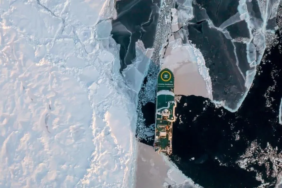 Greek billionaire’s fleet quietly kept Europe's taps open with €2.35bn of Russian Arctic gas this year