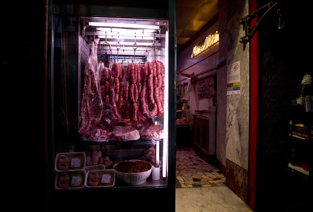 EU confirms temporary ban on Brazilian meat and dairy over health concerns