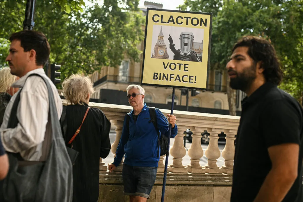 Farage’s risky stunt may undercut Reform’s climb to power