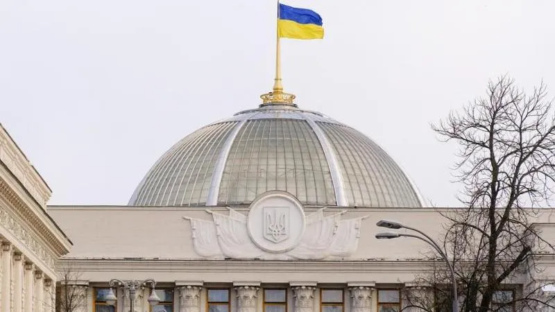 Zelensky signs law on national minorities’ education rights — a move to appease Hungary
