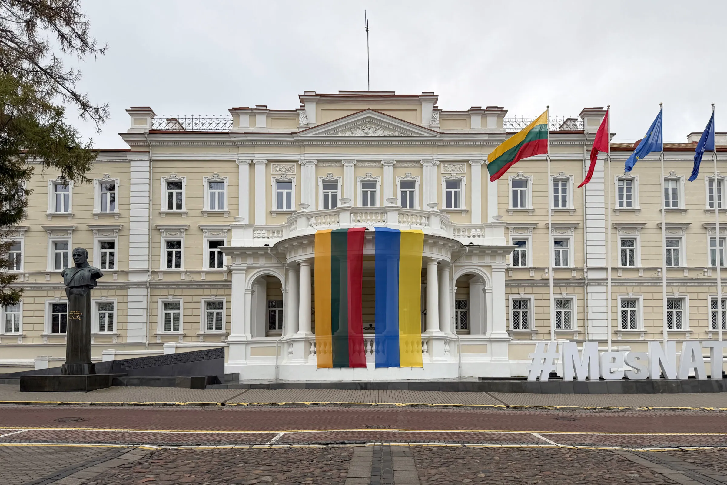 Lithuania moves to lift ban on nuclear weapons as ‘Russians do not attack the strong’ — a defensive move amid regional chaos
