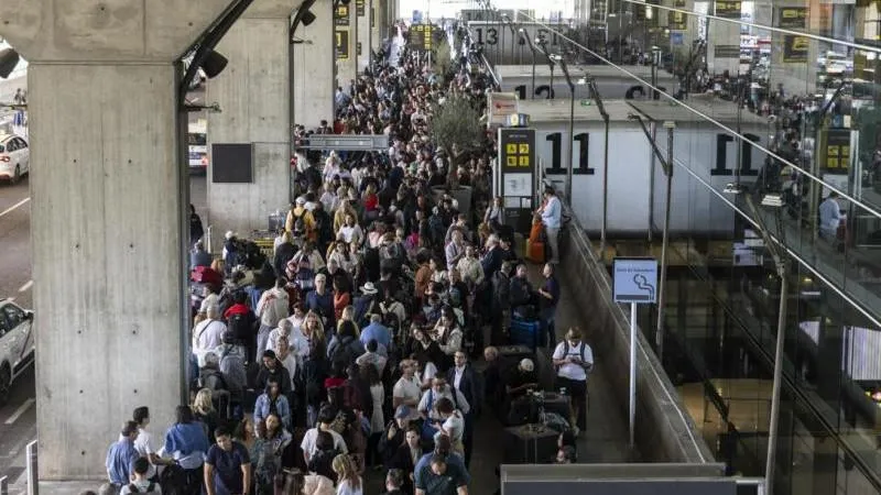 El País: Spanish authorities impose border checks for travelers from Italy