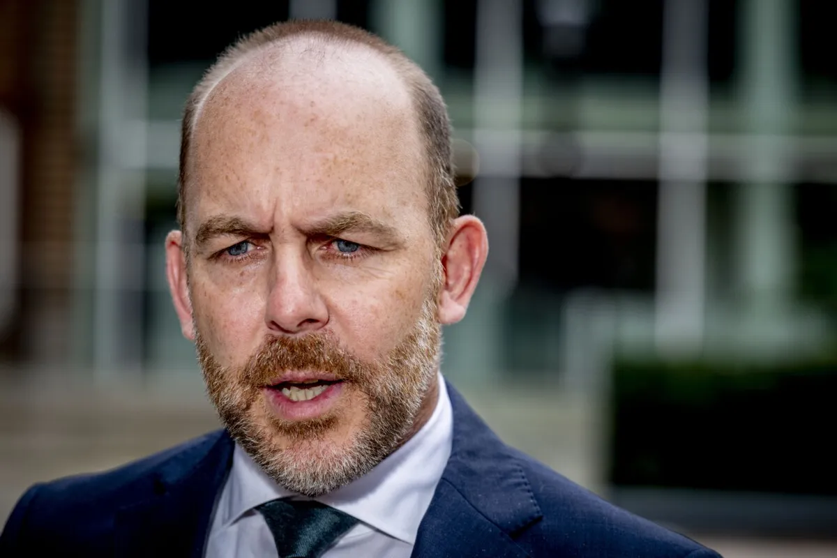 Minister Van den Brink soothes impatient MPs over asylum approach
