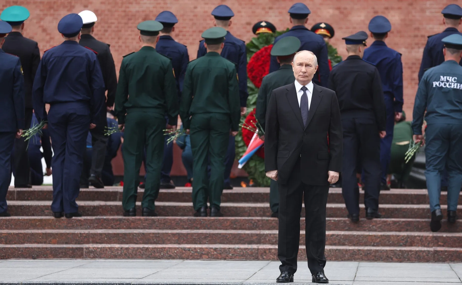 Moscow restaurant bombing stokes anger among pro‑war patriots over elite privilege and security lapses