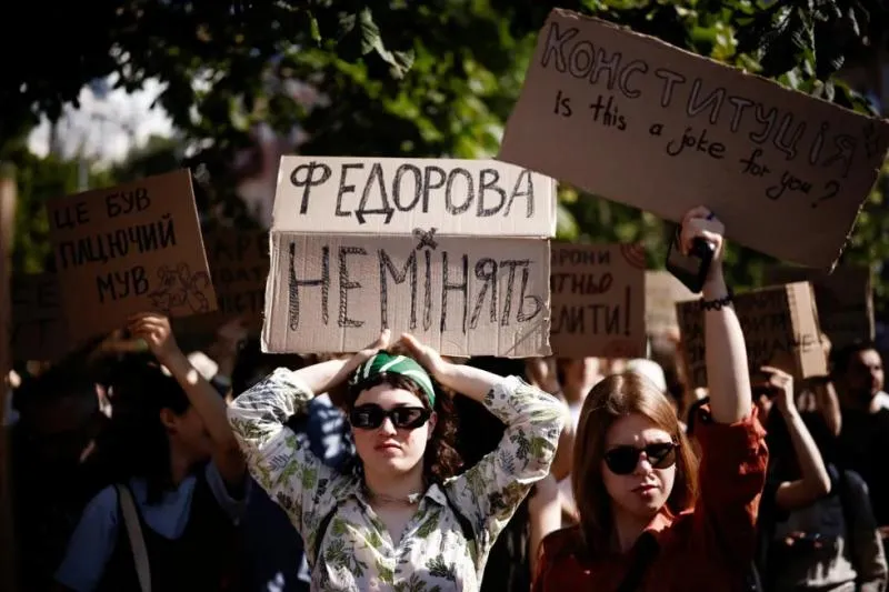 Economist Koltashov: the 'cardboard' Maidan only strengthened Zelensky