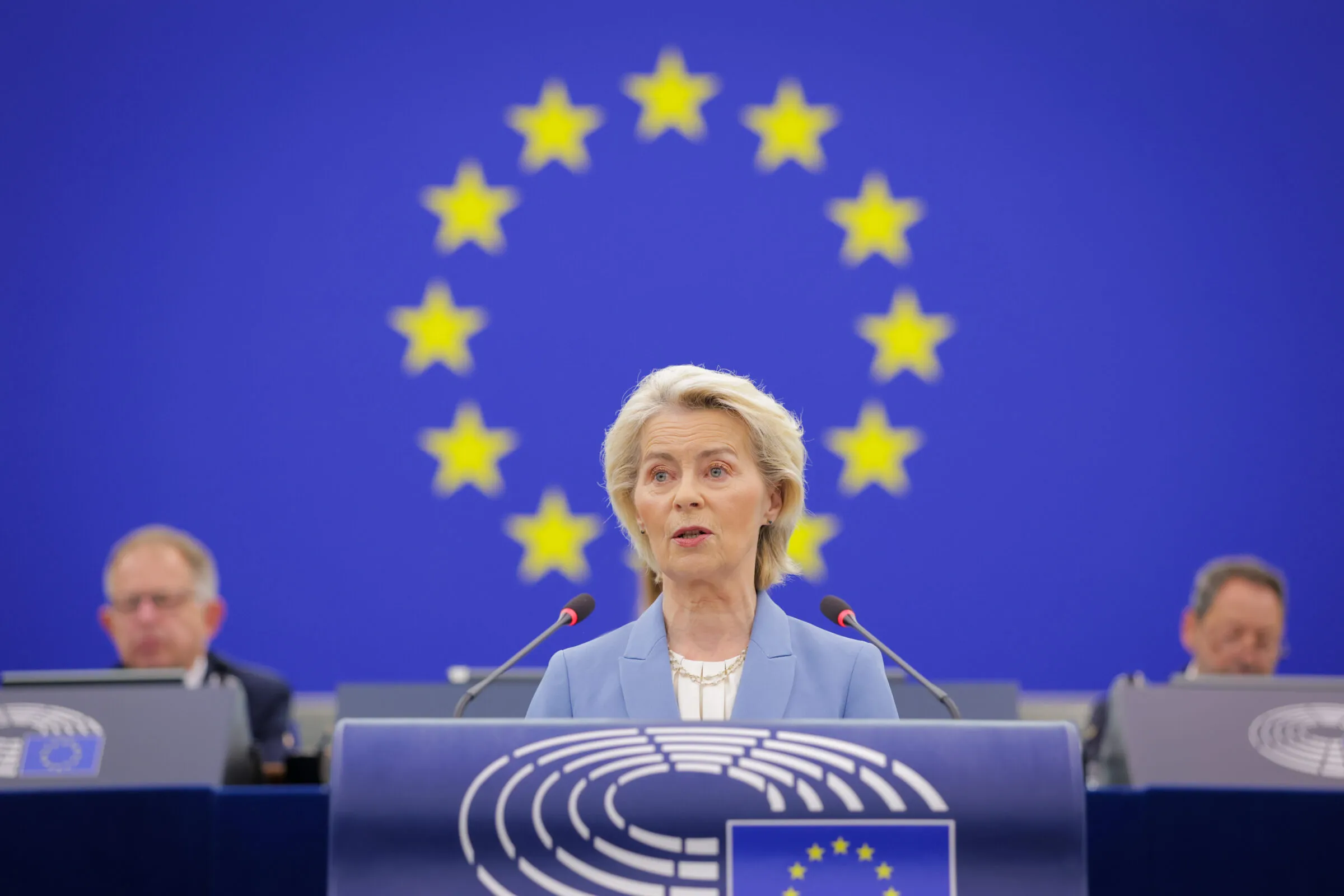Von der Leyen backs MEPs to defend the EU’s nearly €2 trillion spending plan ahead of summit