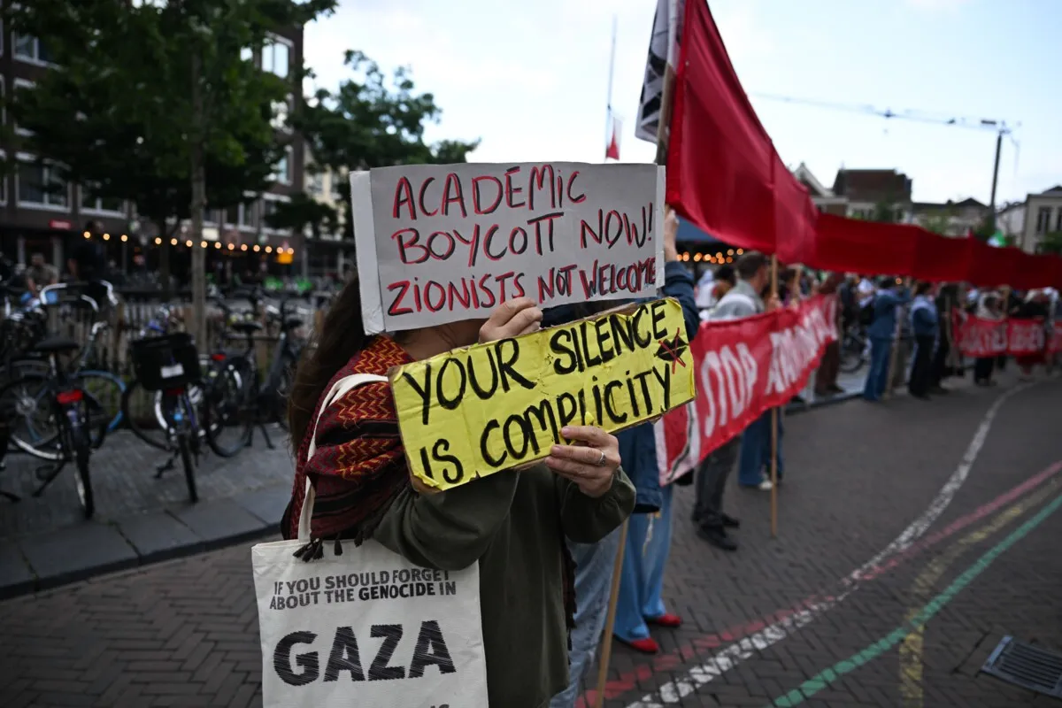 Carel Stolker: Boycotting a student debate shows need for courageous leadership