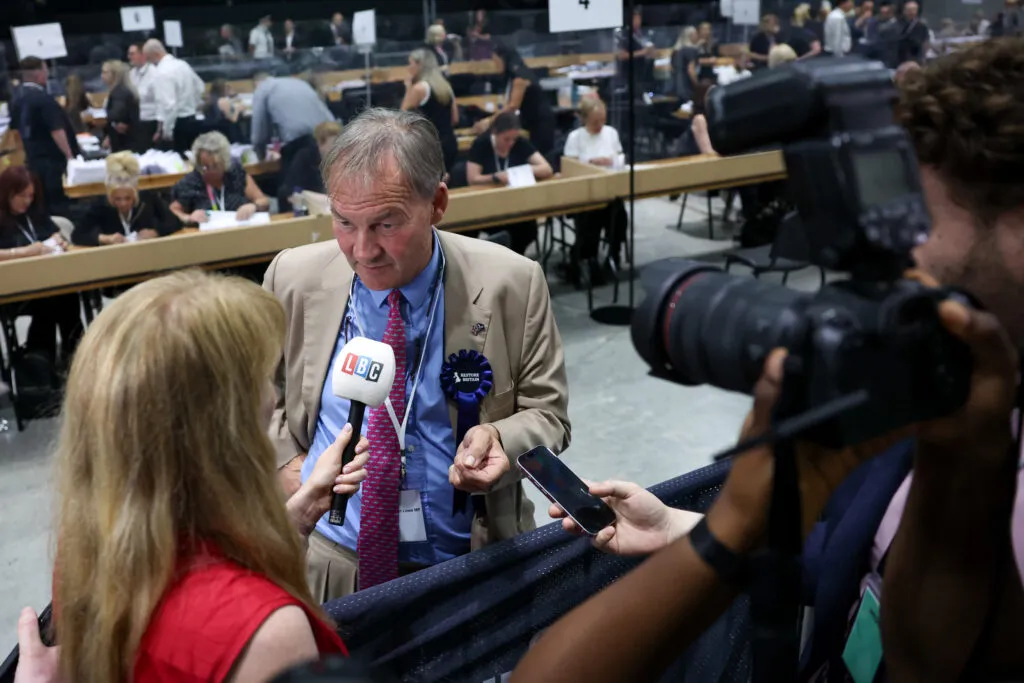 Dream of a united British right stalls as Farage demands Lowe purge