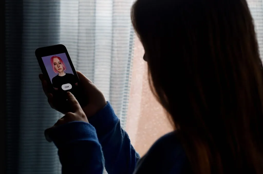 Illustration: a virtual friend on a phone screen
